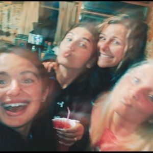 Meet your Posher, Julia